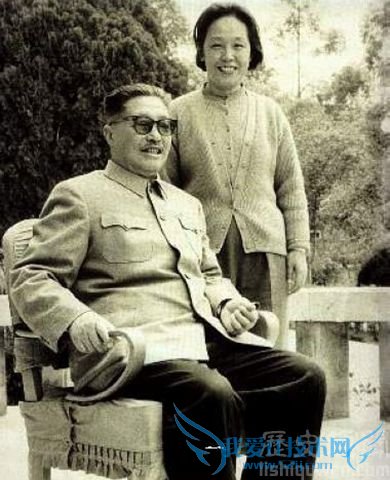 贺龙的妻子是谁 贺龙的妹妹是谁 贺龙的妻子是谁 贺龙的妹妹是谁