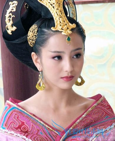 赵飞燕是哪个朝代的 赵飞燕怎么死的 赵飞燕是哪个朝代的 赵飞燕怎么死的