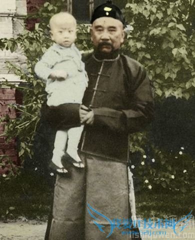 张勋和家人照片 张勋和家人照片