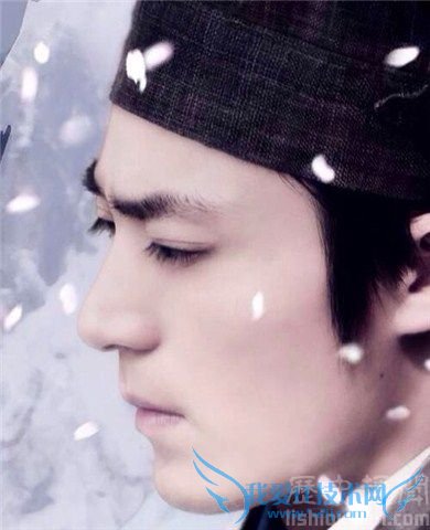 令狐冲究竟爱谁 令狐冲到底爱上任盈盈了吗 令狐冲究竟爱谁 令狐冲到底爱上任盈盈了吗