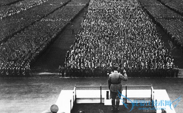 希特勒演讲.jpg 希特勒演讲.jpg