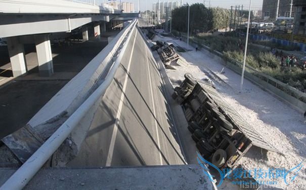 哈尔滨阳明滩大桥引桥坍塌 哈尔滨阳明滩大桥引桥坍塌