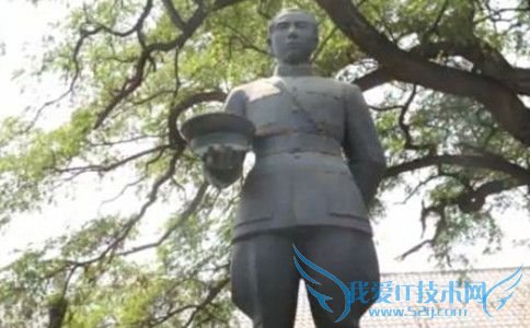 黄显声将军简介 黄显声和小萝卜头的故事 黄显声将军简介 黄显声和小萝卜头的故事