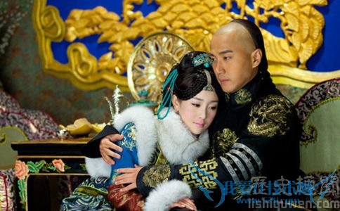 电视剧《美人无泪》皇太极与海兰珠剧照 电视剧《美人无泪》皇太极与海兰珠剧照