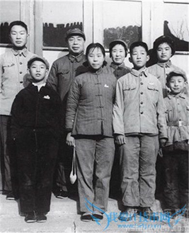 杨至成的简历 杨至成将军妻子子女 杨至成的简历 杨至成将军妻子子女