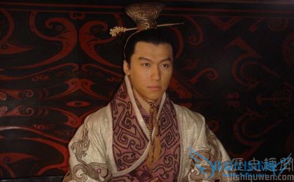 杨德民饰演的曹睿剧照 杨德民饰演的曹睿剧照