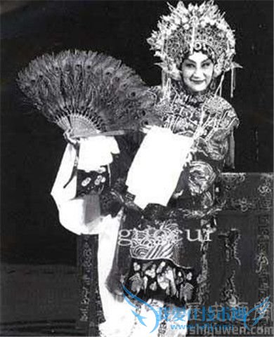 蒋经国有几个妻子 蒋经国身边的女人 蒋经国有几个妻子 蒋经国身边的女人