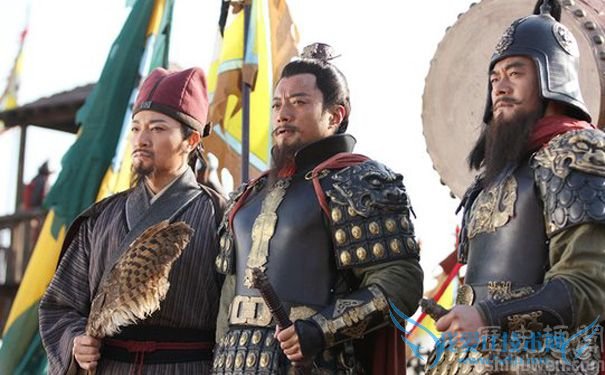 《新水浒》剧照从左到右依次为:吴用 宋江 卢俊义 《新水浒》剧照从左到右依次为:吴用 宋江 卢俊义