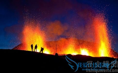 冰岛冰川火山爆发造成河水暴涨 冰岛冰川火山爆发造成河水暴涨