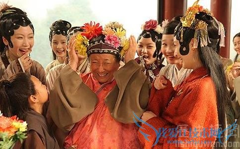 刘姥姥和贾府什么关系 刘姥姥与巧姐 刘姥姥和贾府什么关系 刘姥姥与巧姐