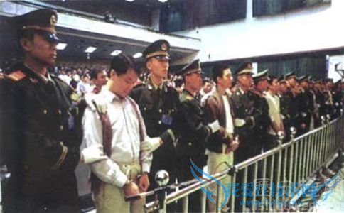 广州市中级人民法院对张子强案公审现场 广州市中级人民法院对张子强案公审现场