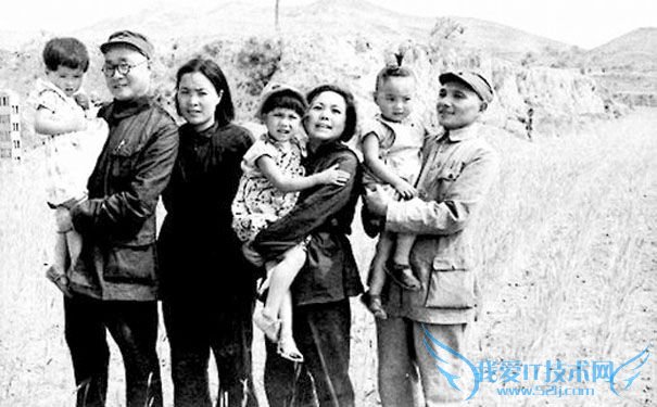 刘伯承和邓小平的家人合照.jpg 刘伯承和邓小平的家人合照.jpg