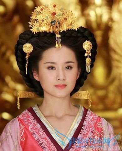 《卫子夫》中陈阿娇的扮演者郑媛元 《卫子夫》中陈阿娇的扮演者郑媛元