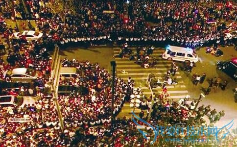 上海外滩踩踏事件 上海外滩踩踏事件