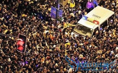上海外滩踩踏事件 上海外滩踩踏事件