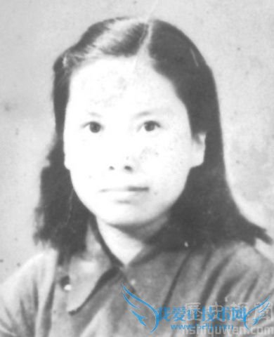 黄镇简介 黄镇夫人朱霖及其子女介绍 黄镇简介 黄镇夫人朱霖及其子女介绍