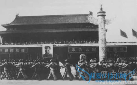 在开国大典上举行的阅兵式 在开国大典上举行的阅兵式