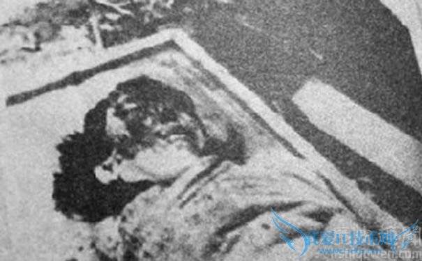 川岛芳子行刑后照片.jpg 川岛芳子行刑后照片.jpg