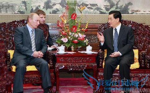 (右)胡锦涛会见俄罗斯总理普京 (右)胡锦涛会见俄罗斯总理普京
