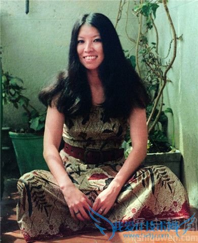 作家三毛的简介 三毛出过哪些书 作家三毛的简介 三毛出过哪些书