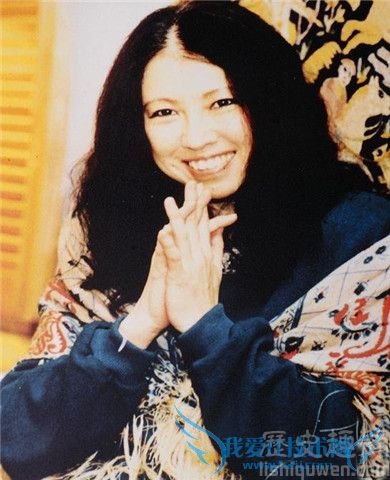 作家三毛的简介 三毛出过哪些书 作家三毛的简介 三毛出过哪些书