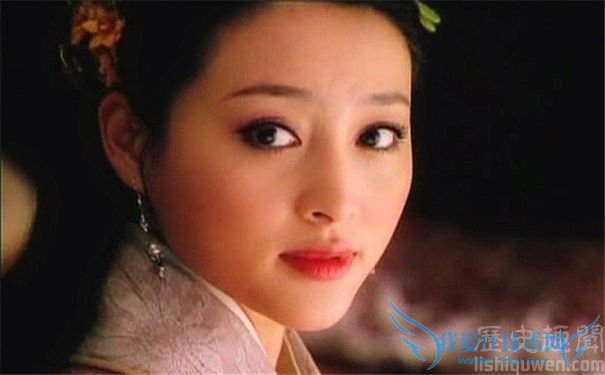 《新水浒》潘金莲剧照 《新水浒》潘金莲剧照