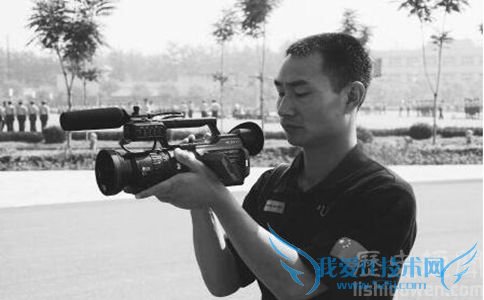 钟荐勤简介 钟荐勤还没给女儿拍过照片 钟荐勤简介 钟荐勤还没给女儿拍过照片