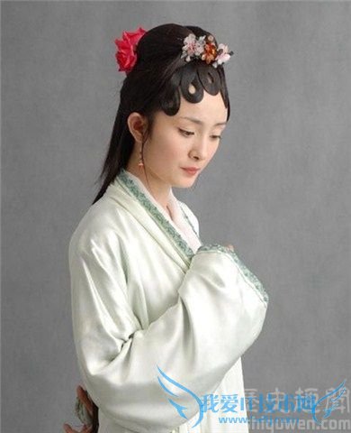 晴雯撕扇子的原因 晴雯为何留长指甲 晴雯撕扇子的原因 晴雯为何留长指甲