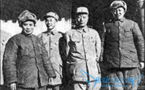 左起:杨得志、杨成武、聂荣臻、罗瑞卿 左起:杨得志、杨成武、聂荣臻、罗瑞卿