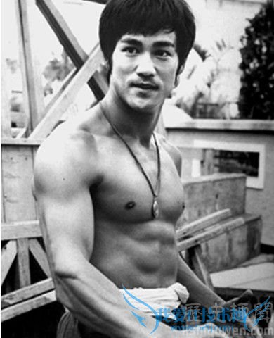 李小龙有什么绝技 李小龙的身材如何保持 李小龙有什么绝技 李小龙的身材如何保持