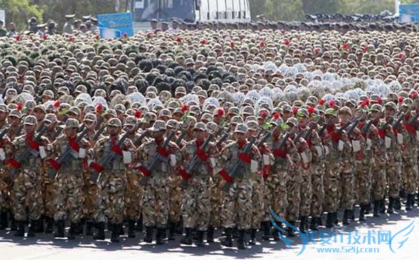 伊朗举行纪念两伊战争爆发29周年阅兵式 伊朗举行纪念两伊战争爆发29周年阅兵式