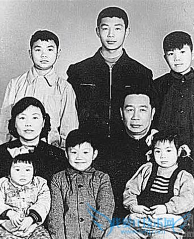 陈士榘有几个夫人 陈士榘与粟裕是什么关系 陈士榘有几个夫人 陈士榘与粟裕是什么关系