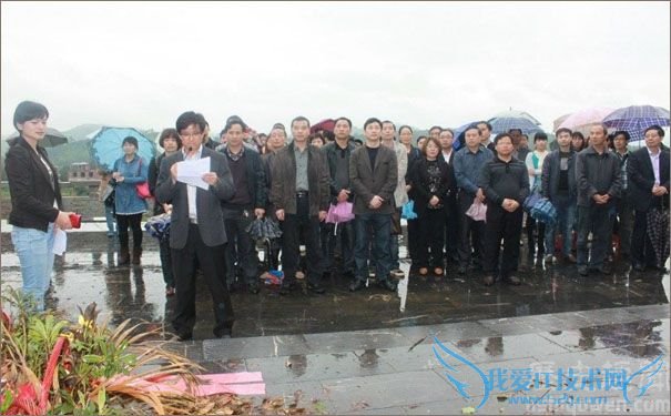 参观江华同志生前事迹陈列馆 参观江华同志生前事迹陈列馆