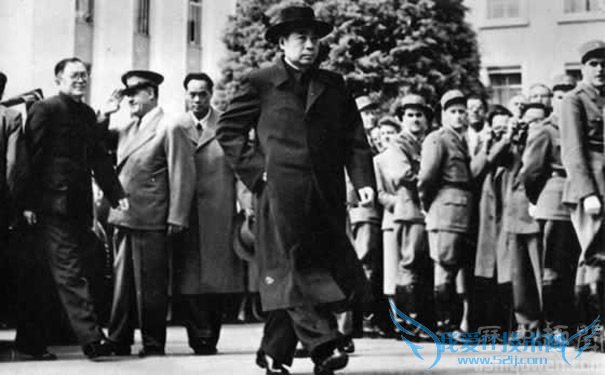 周恩来总理出席日内瓦会议 周恩来总理出席日内瓦会议