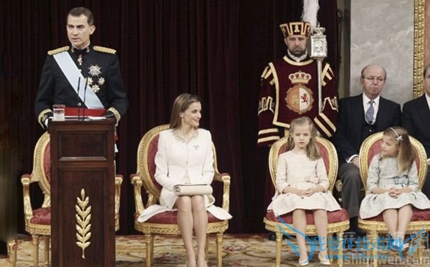 西班牙新国王费利佩六世正式登基 西班牙新国王费利佩六世正式登基