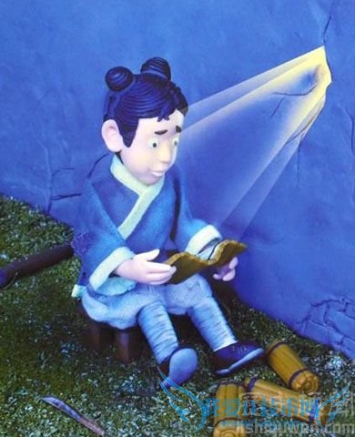 匡衡凿壁借光 匡衡凿壁借光