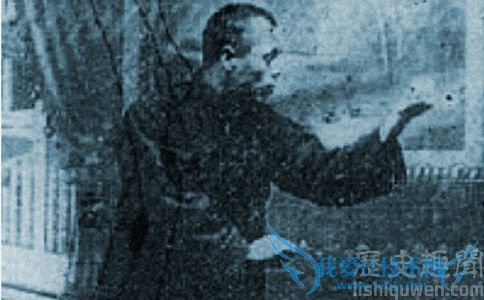 韩慕侠祭拜的师父是谁 韩慕侠打败康泰尔经过 韩慕侠祭拜的师父是谁 韩慕侠打败康泰尔经过