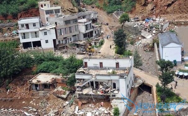 云南龙头山镇地震 云南龙头山镇地震