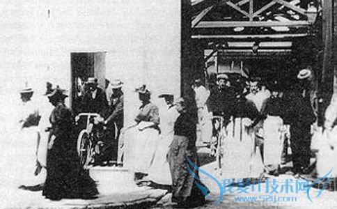 《工厂的大门》 《工厂的大门》