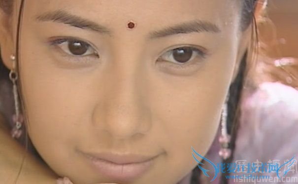 周芷若剧照 周芷若剧照