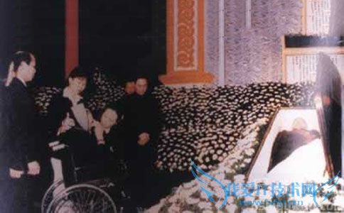 蒋经国的家属在葬礼上 蒋经国的家属在葬礼上