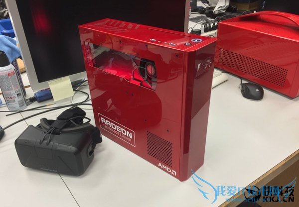 AMD DX12/VR神机再曝光:顶九台Xbox One