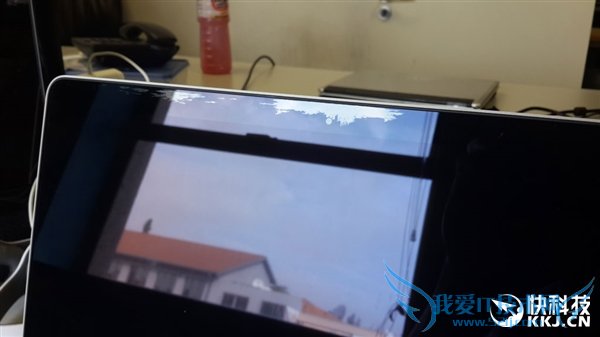 苹果承认MacBook存在“污点门”:免费换屏