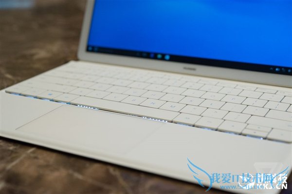 华为笔记本真机图赏:就是想要!