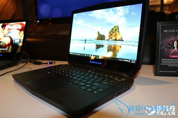 Alienware 13OLEDĻ