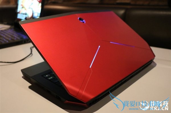 Alienware 13OLEDĻ