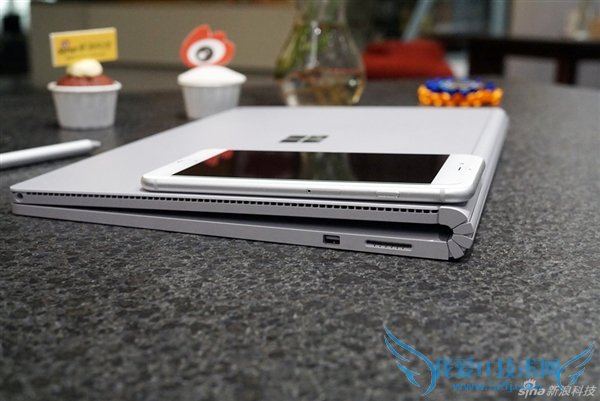 ƸըѣSurface Bookͼͣ걬MBP