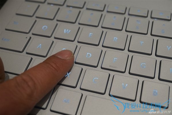 ƸըѣSurface Bookͼͣ걬MBP