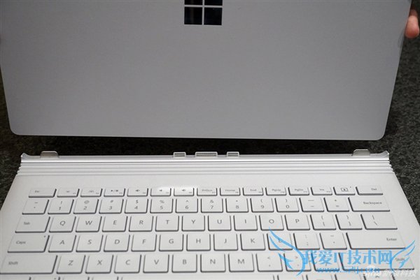 ƸըѣSurface Bookͼͣ걬MBP