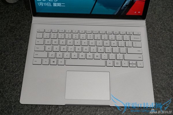 ƸըѣSurface Bookͼͣ걬MBP